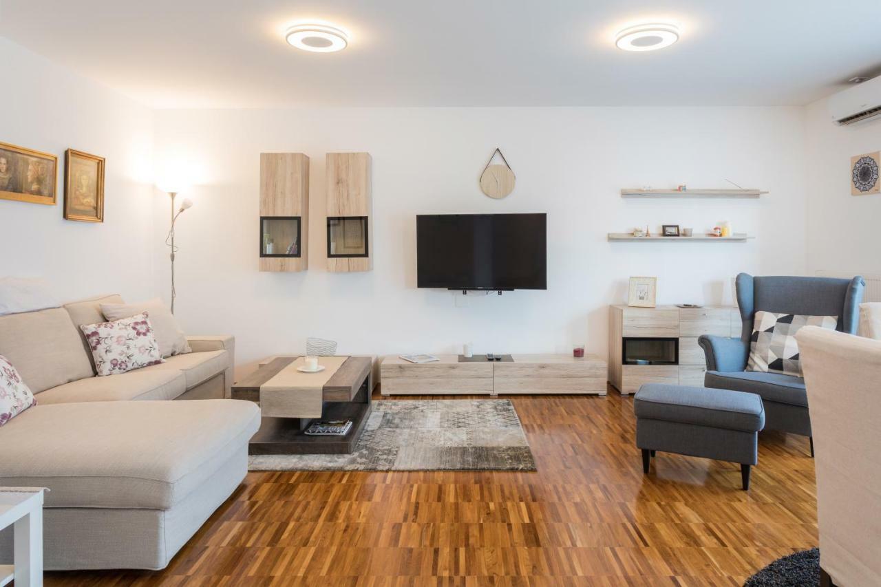 Spacious 2Bdr Apartment - Free Parking Загреб Екстериор снимка